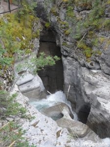 Maligne Canyon