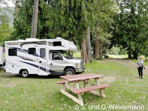 Auf dem Campingplatz “Family Tree Riverside”