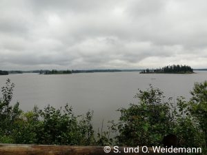 Astotin Lake