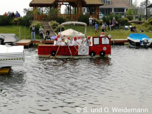 Die Parade bei den Meridian Beach Canal days 2018 - die Feuerwehr