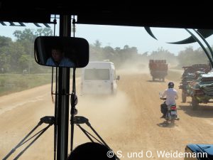 Der Blick aus dem Bus auf den Highway 6